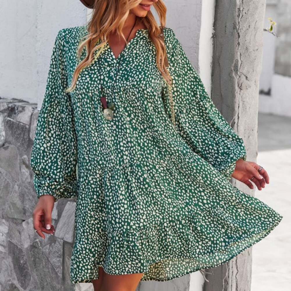 Miss Sparkling Green Dalmatian Print V Neck tier Dress NWT